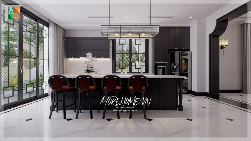 Phòng bếp ăn của gia đình được thiết kế theo phong cách Indochine mang lại sự sang trọng và ấn tượng.